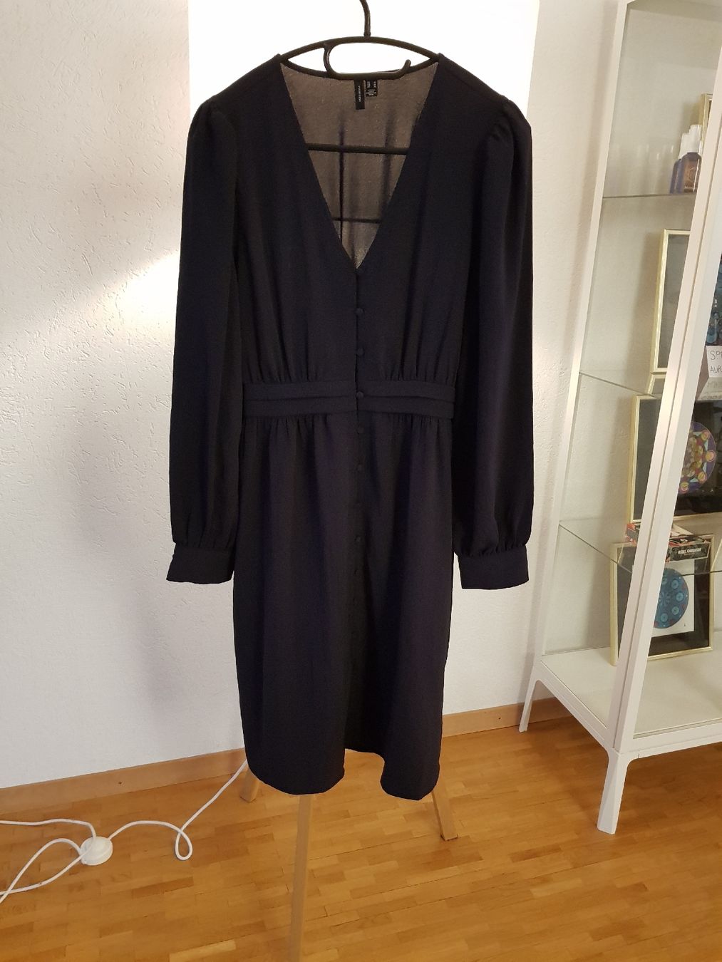 Vero Moda Kleider: Robe marine Vero Moda, taille M, comme neuve – Gebraucht aus Veyrier von sosozizou