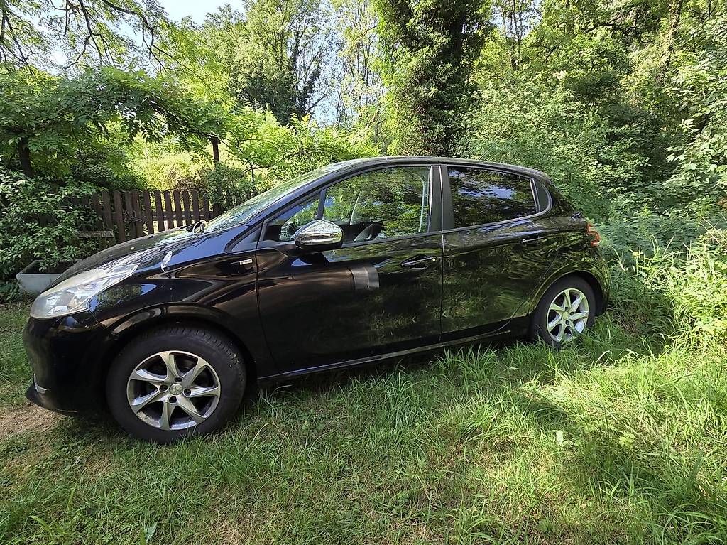 Peugeot Autos: Peugeot 208 1,2VTI – D'occasion à Pully par kerian 2