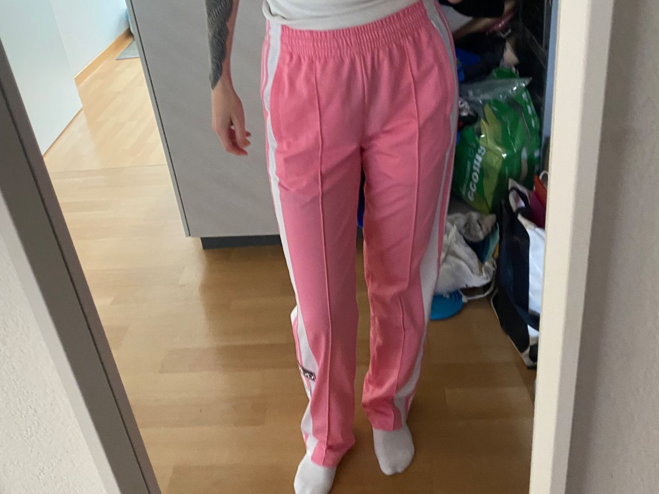 Adidas Hosen: Adidas Pink Trackpants Trainerhose XS – Gebraucht aus Bern von n-dine 5