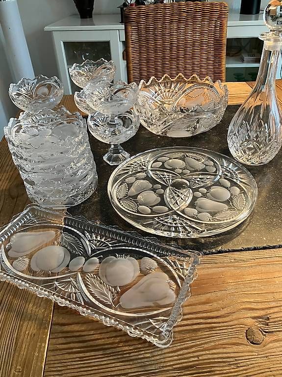 Assiettes: Vaisselle cristal de Boèmes 16 pièces – D'occasion à St-Barthélemy VD par VivianF