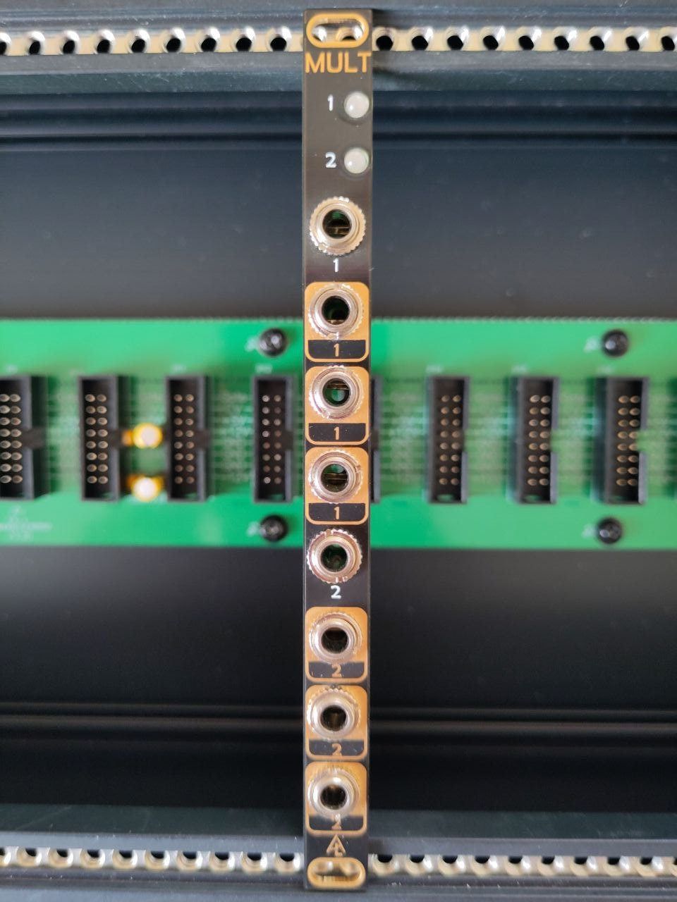 Strumenti musicali: Div. Eurorack Module – Usato da Menziken venduto da qatrick 6