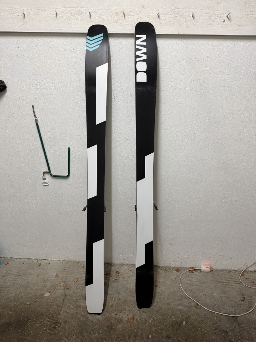 Skis: ski freeride down – D'occasion à Genève par sas_xsh6 4