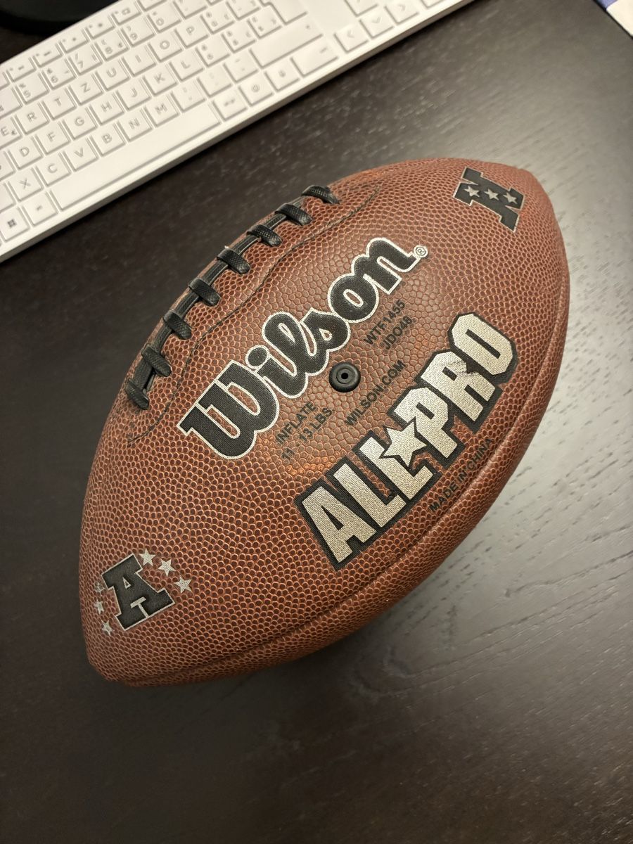 Wilson Bälle: Wilson Football – Gebraucht aus Zürich von ffabove1990