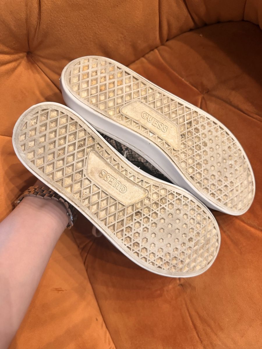 Guess Scarpe da donna: GUESS Sneaker Gr 40   – Usato da Balgach venduto da ren_xy57 9