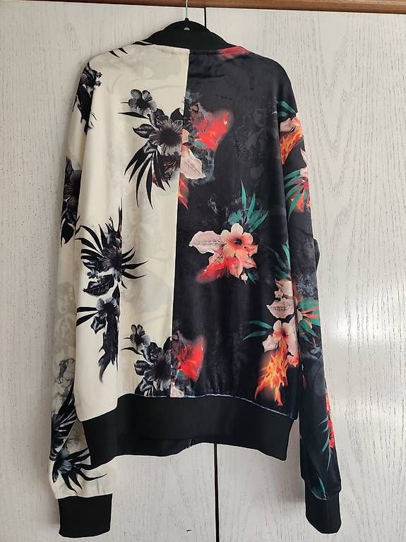 Jacken: SIKSILK Bomberjacke Grösse Large  – Gebraucht aus Hinterforst von Metz69 1