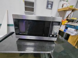 Mikrowelle mit Grill Back Umluftfunktion