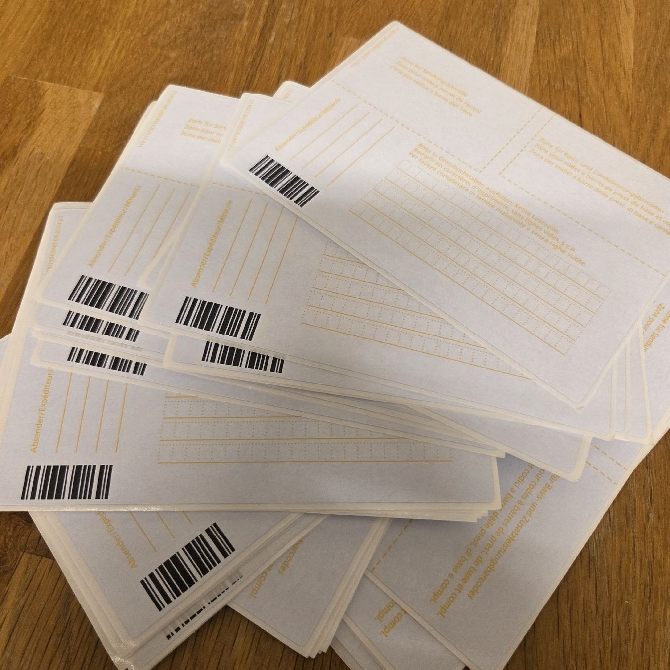 Sticker: Neue Schweizer Post Paketkleber 70 Stück  – Nuovo (secondo la descrizione) da Stans venduto da Ducati16 1