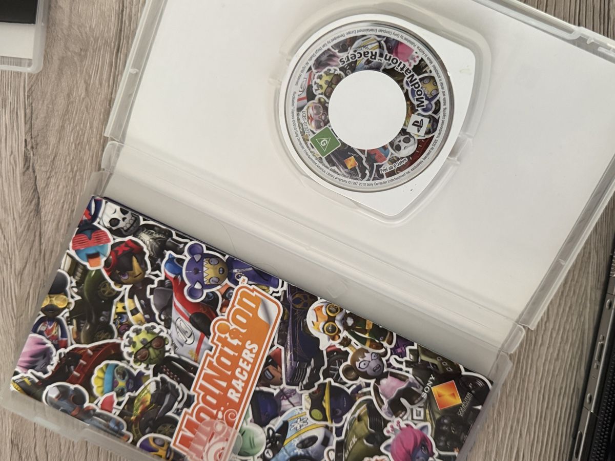 Sony Console: Sony PSP mit 3 Spiele – Usato da Wettingen venduto da Joelds98 3