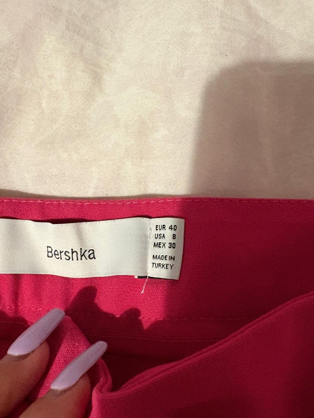 Bershka Pantaloni: Anzugshose Pink Bershka – Usato da Thalwil venduto da Corinne7 1
