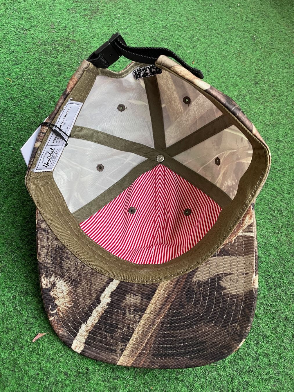 New Era Copricapi, berretti & cappellini: Herschel 6-Panel Cap Real Tree Camo New with Tag – Nuovo e nell'imballaggio originale da Zürich venduto da le_souk 4