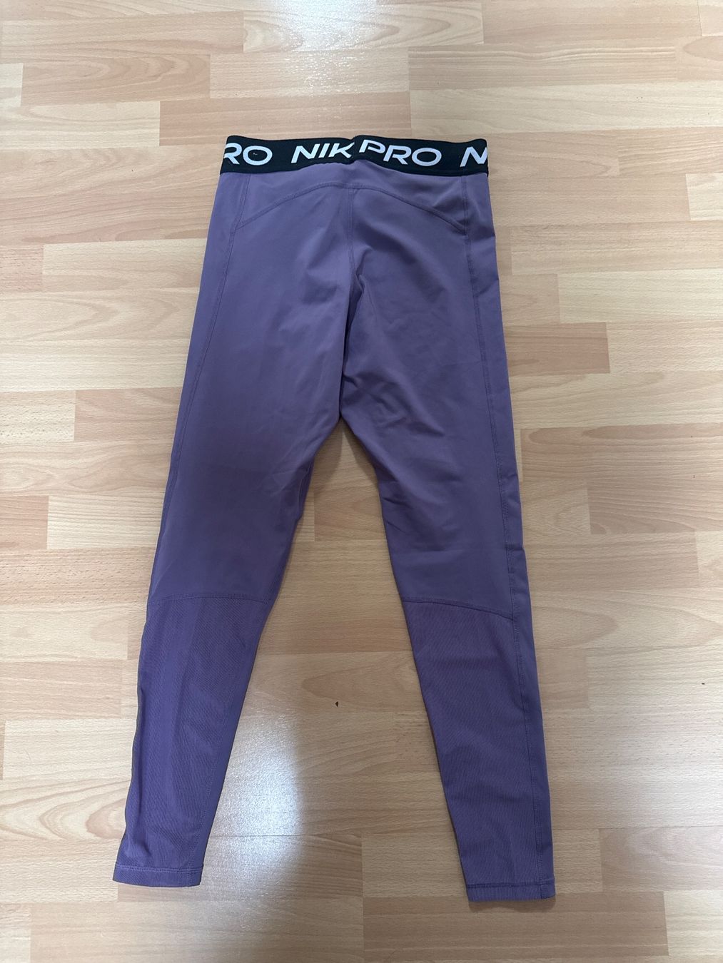 Nike Leggings: Nike Leggins – Usato da Muotathal venduto da sin_pdj6 1