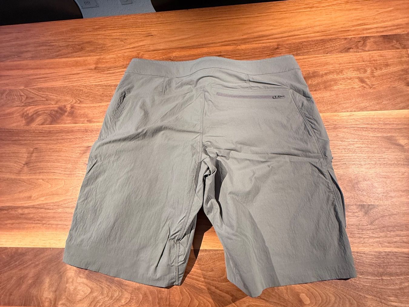 Arcteryx Pantalons: Arc’teryx Shorts neu – Neuf (Voir description) à Jegenstorf par mammut02 1