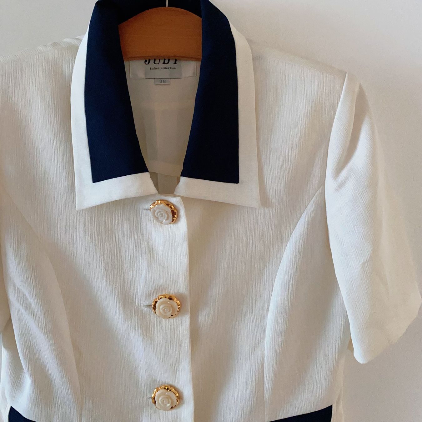 Camicette: Elegante Bluse mit Goldknöpfen, Grösse 38 – Nuovo e nell'imballaggio originale da Luzern venduto da Sommer_26 3
