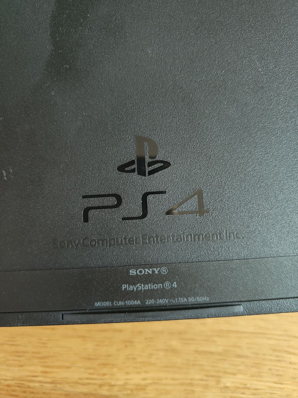 Sony Console: PS4 Konsole inkl. Kabel, gute Zustand. – Usato da Thun venduto da wol_krx6 1