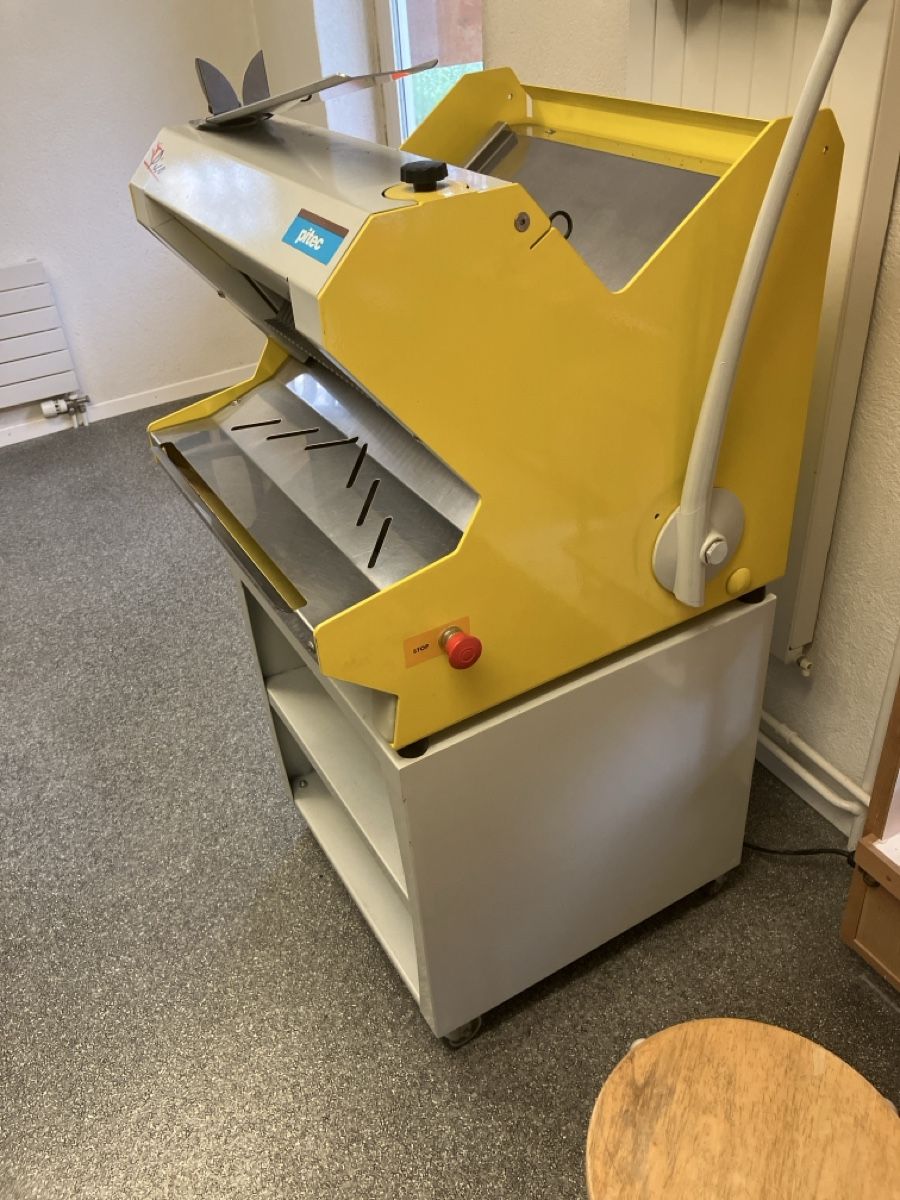 Toutes les machines: Brotschneidemaschine – D'occasion à Grabs par schlegel63 1