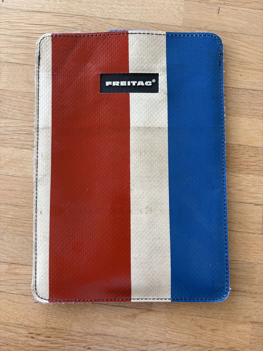 Freitag Covers & Borse: FREITAG iPad mini Case 14cm x 20cm x 5mm – Nuovo (secondo la descrizione) da Buchs ZH venduto da Jay66