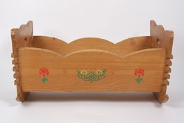 Holzwiege bemalt