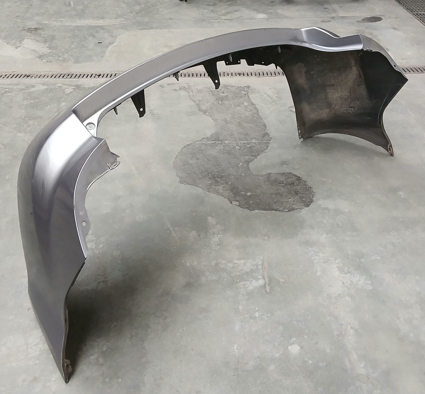 Mazda Tutti pezzi di ricambio auto: Pare-chocs arrière Mazda 6 2002-2008 – Usato da la heutte venduto da Auto-stock 3