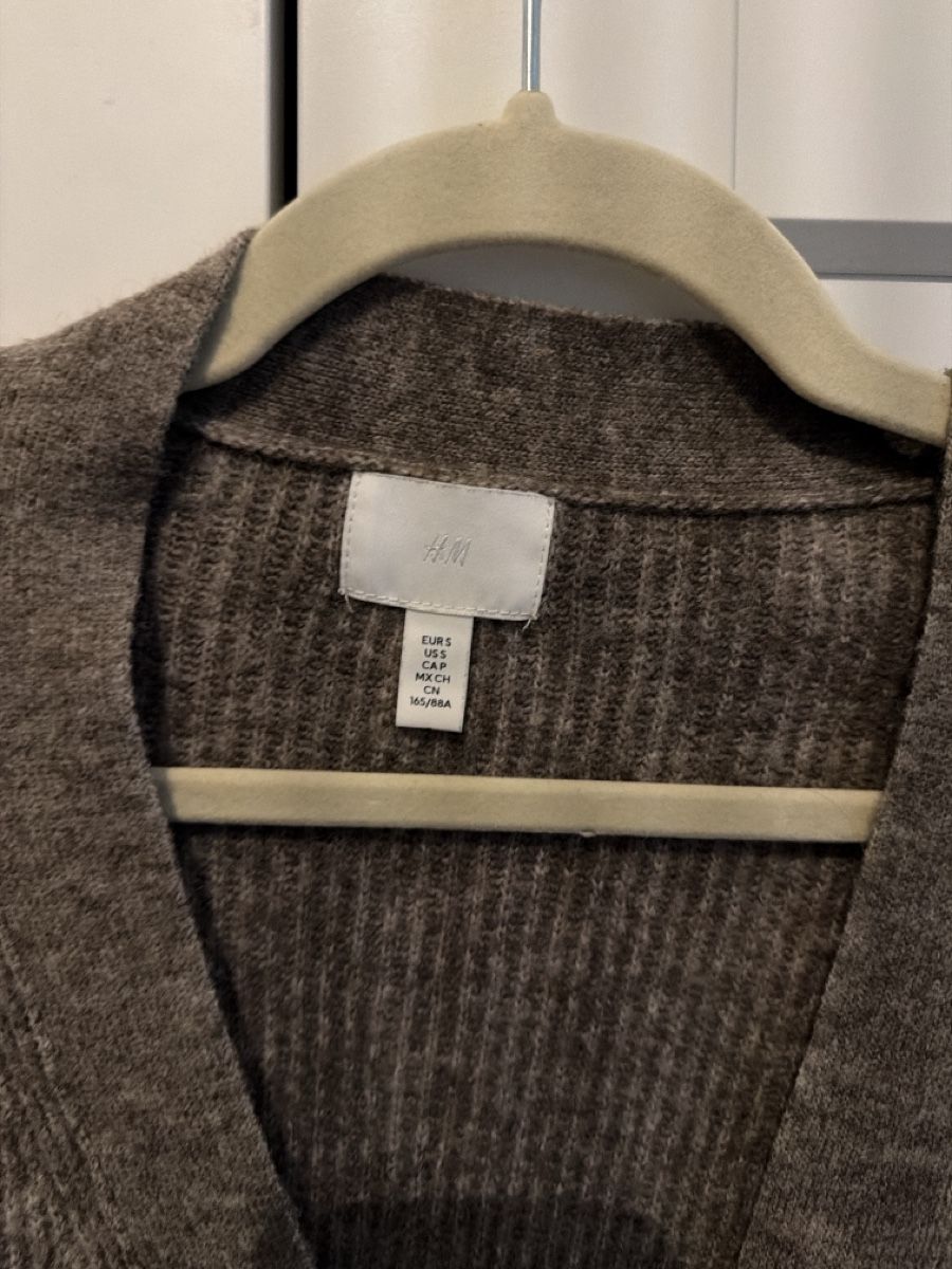 H&M Maglioni & Felpe: H&M Oversized Knit Cardigan – Usato da Paradiso venduto da Ixaya.studio 2