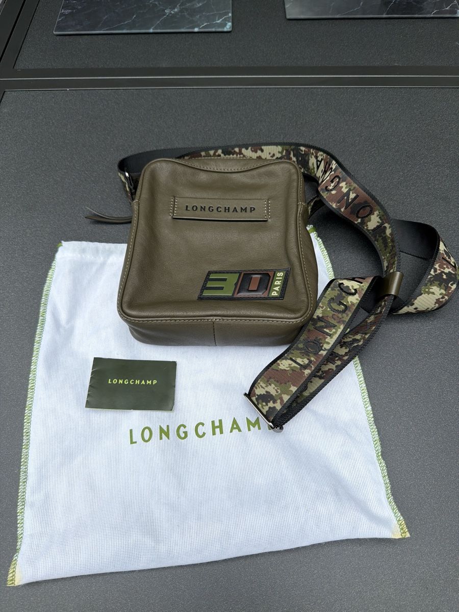 Longchamp Borse: Longchamp Umhängetasche Neu – Nuovo (secondo la descrizione) da Vezia venduto da sidu03