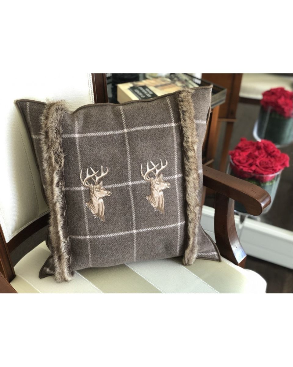 Cuscini: 4x Wool/Fur cushions, mountain challet/ deer design. – Nuovo (secondo la descrizione) da Küsnacht ZH venduto da xavier74 7