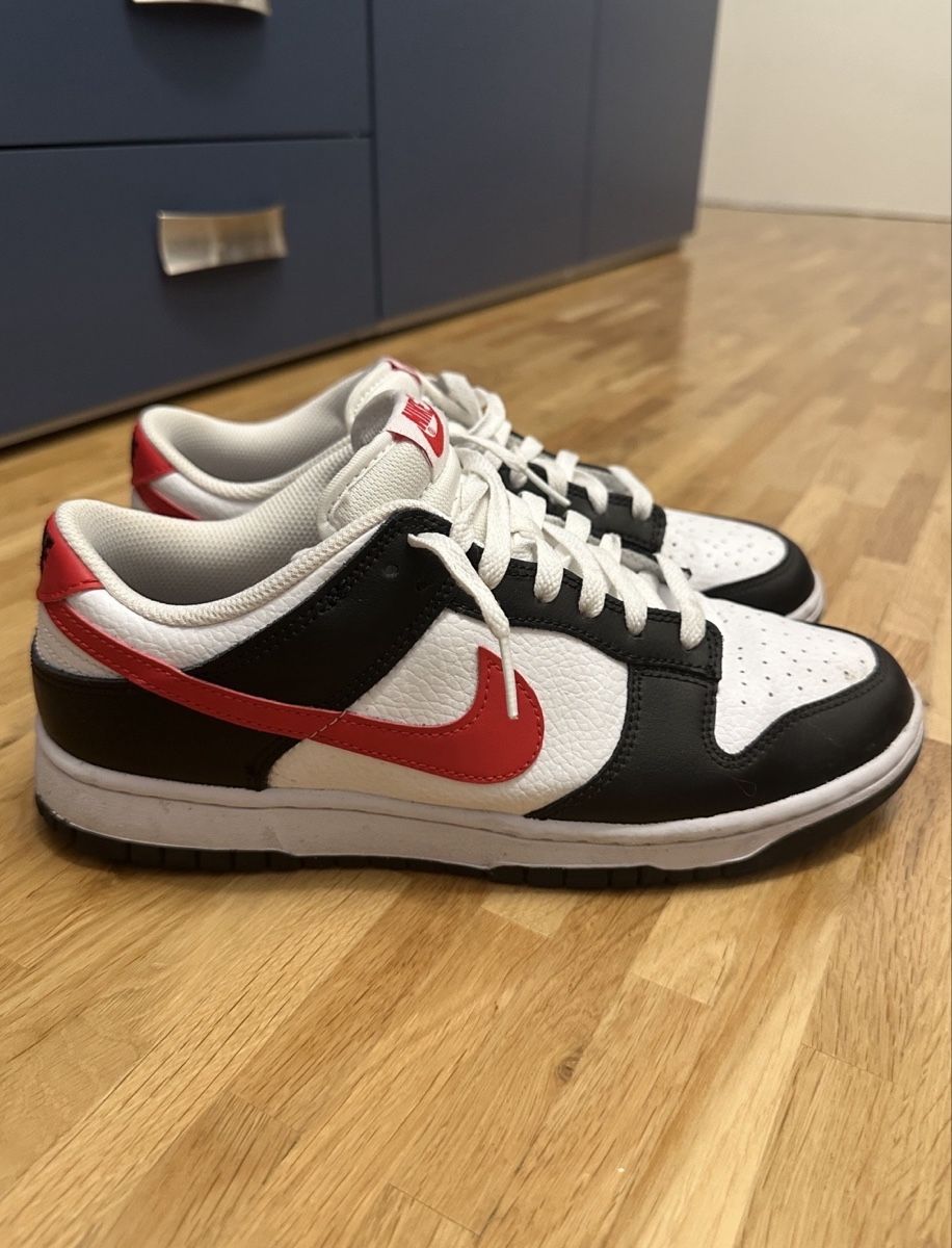 Nike Herrenschuhe: Nike Dunk Low White Black Red Size 42.5 – Gebraucht aus Solothurn von philippe_wehrli