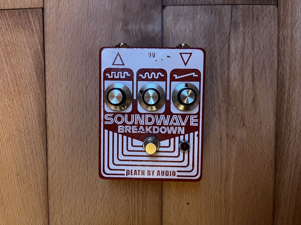 Strumenti musicali: Death By Audio Soundwave Breakdown Fuzz Effektpedal – Usato da Winterthur venduto da chew11