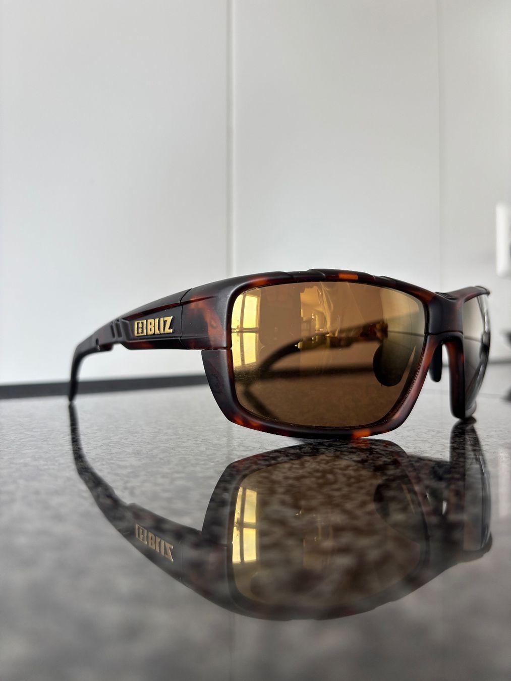 Brillen & Gläser: Bliz Sonnenbrille Tracker Ozon – Neu (gemäss Beschreibung) aus Hildisrieden von AJ28 1