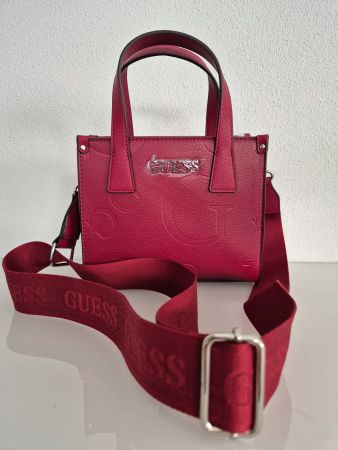 Neue, originale Guess Tasche Forber Mini in dark cherry