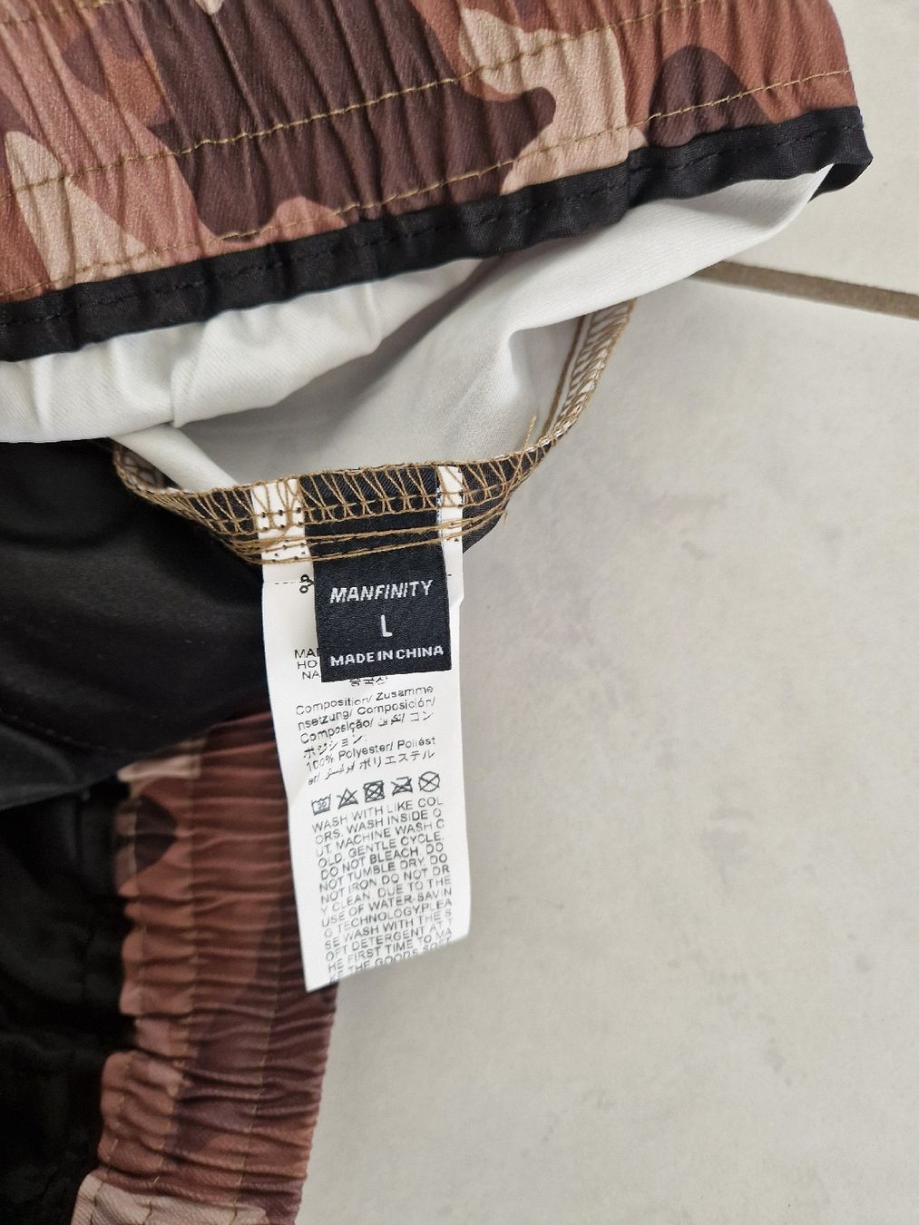 Pantaloni: Manfinity Men's Camo Cargo Trousersl – Nuovo (secondo la descrizione) da Bassersdorf venduto da DonSolo 4