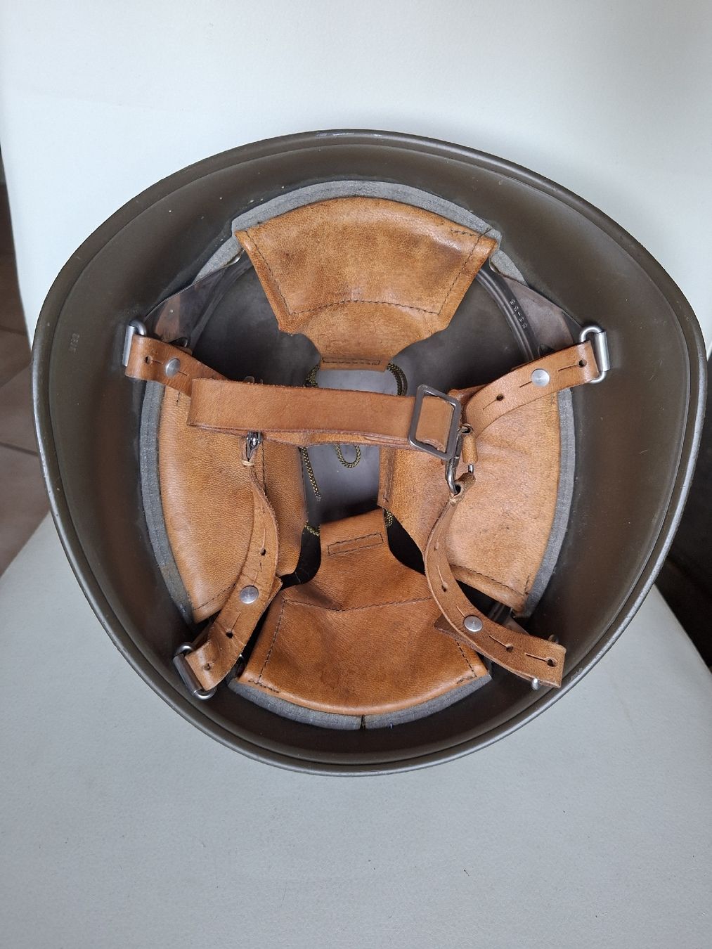 Schweizer Armee Uniformi & Effetti personali: Schweizer Armee Militär Stahlhelm,  Grösse 55/56 – Usato da Schwanden Sigrisw venduto da len_9yqg 2