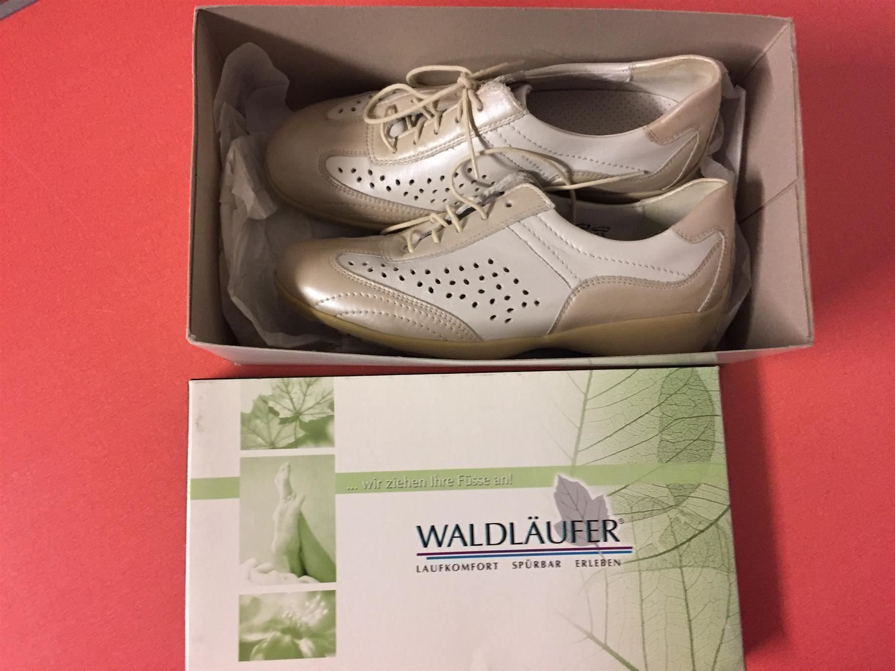 Scarpe da donna: Neuwertige Damenschuhe Waldläufer Gr.36. – Nuovo e nell'imballaggio originale da Lanzenhäusern venduto da vic63 7