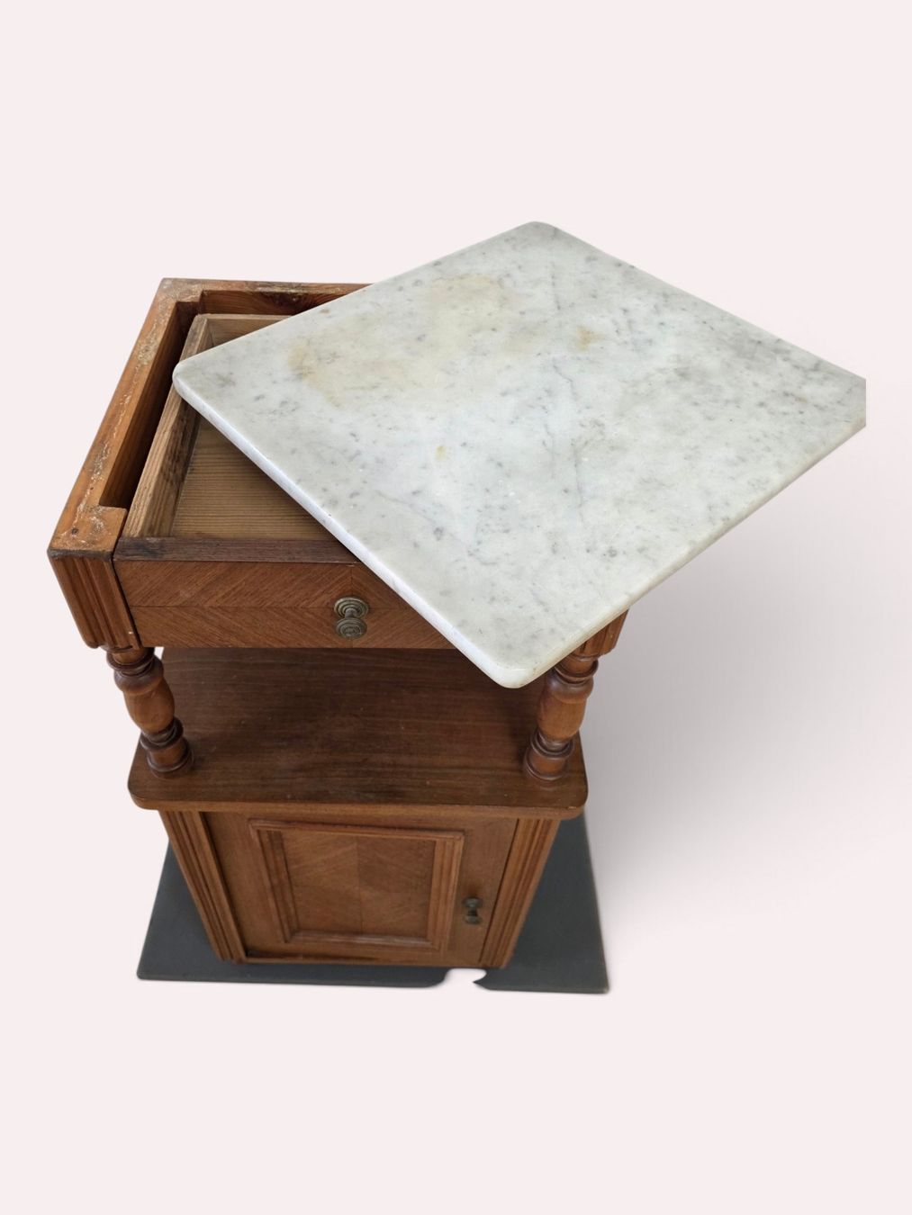 Tables de nuit: Nachttisch mit Marmorplatte Holz Schublade  – D'occasion à Rieden AG par RuvensBrocki 4