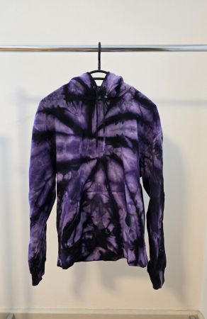Violetter Hoodie Batik Zine