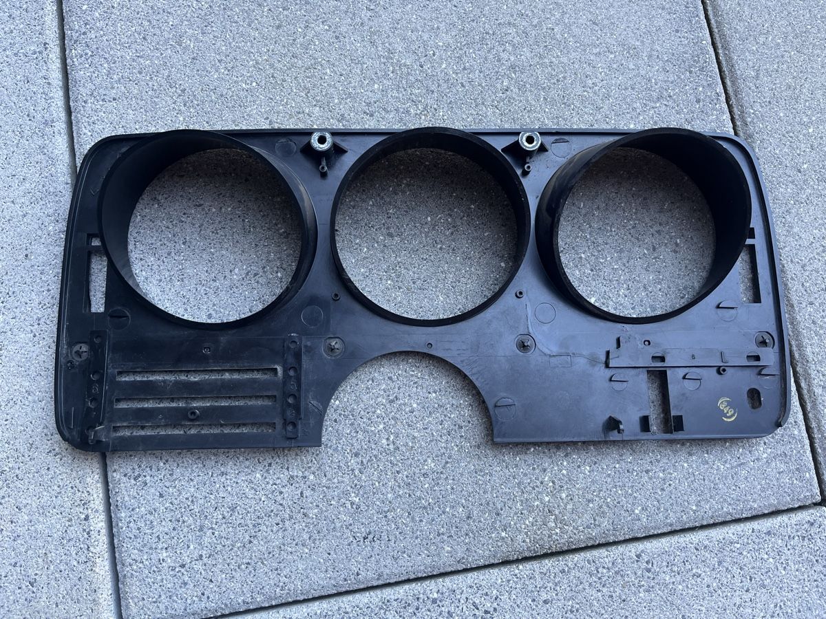 Opel Tutti pezzi di ricambio auto: Tachoblende Opel Manta A GT/E – Usato da Gundetswil venduto da Jz125 2