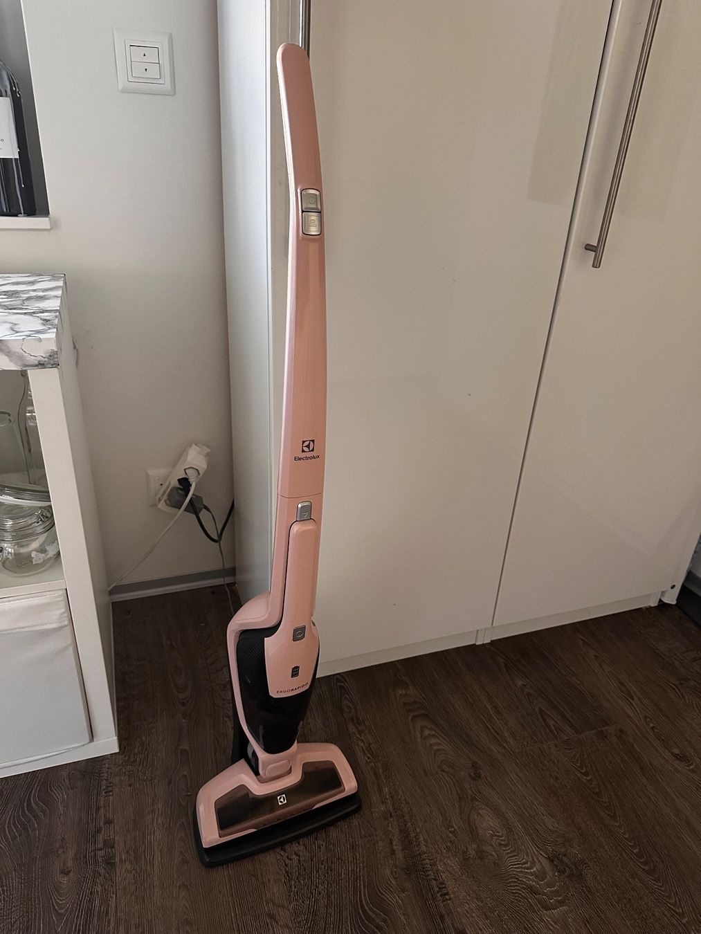 Electrolux Aspirateurs & Accessoires: Elektrolux Staubsauger rosa – D'occasion à Dübendorf par bol_h67v
