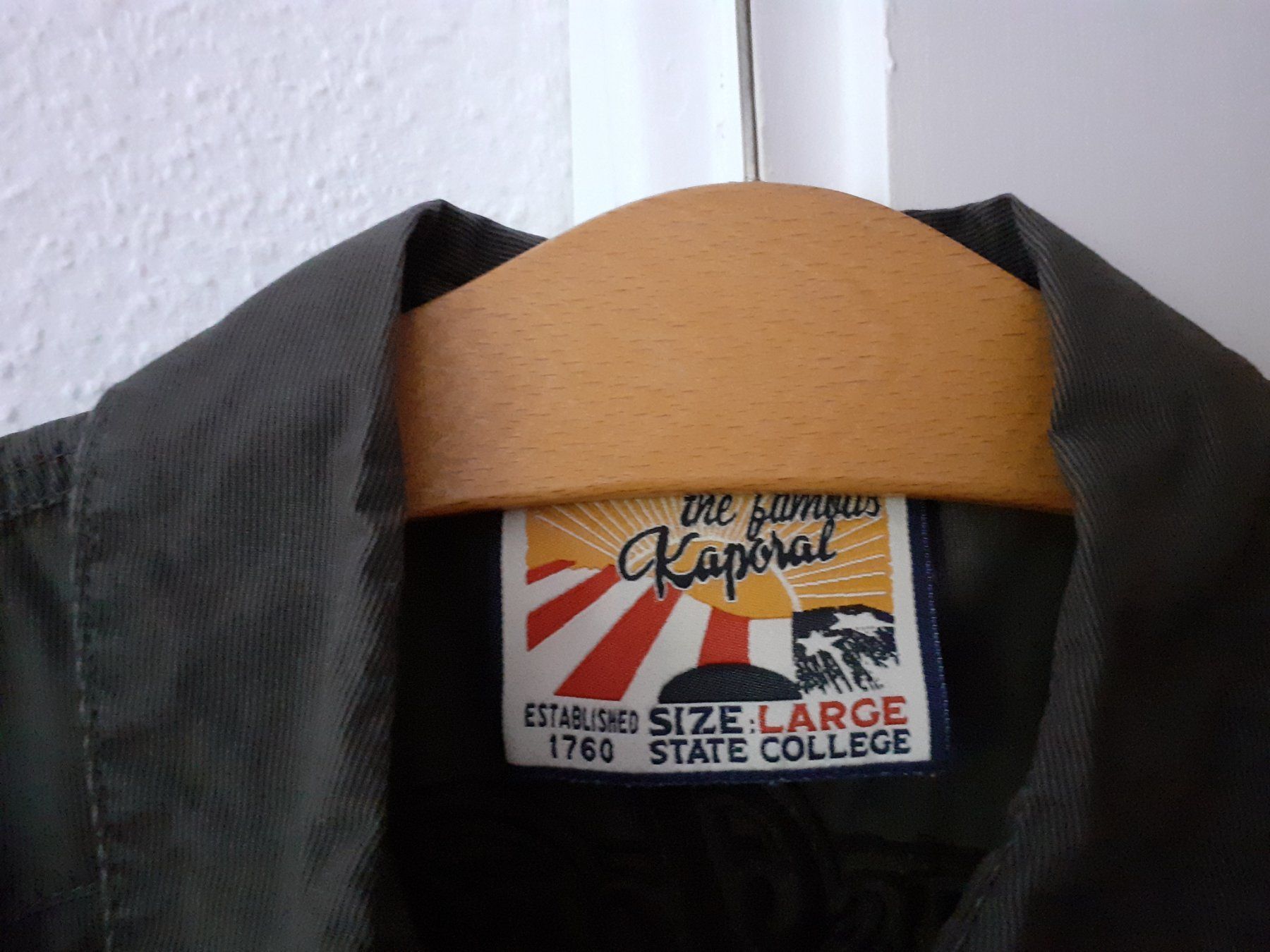 Blusen: Rassig-elegante Bluse, dunkelbraun – Gebraucht aus Basel von Christallina 3