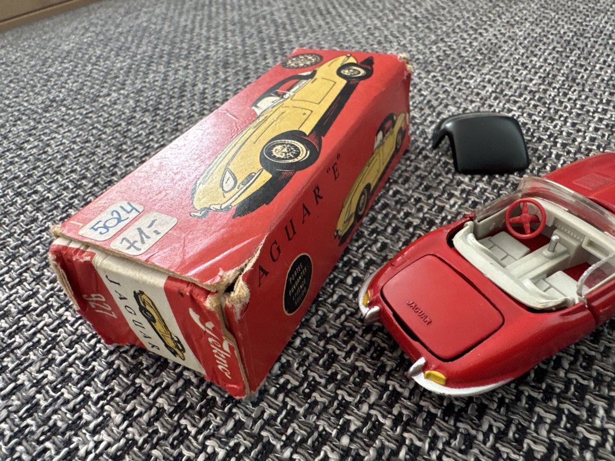 Tekno Modellini d'auto: TEKNO 927 Jaguar E mit OVP ab 39.- – Usato da Sennwald venduto da HARO-Import 1