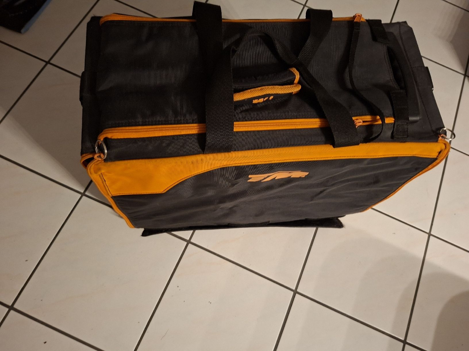 Team Magic Modellismo RC: Team Magic RC - Rollkoffer – Usato da Schattdorf venduto da mamo1952