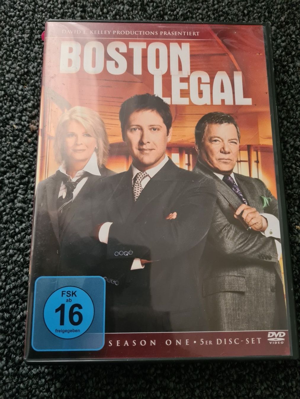 Alle DVDs: BOSTON LEGAL STAFFEL 1 – Gebraucht aus Ruswil von jan_bxl5