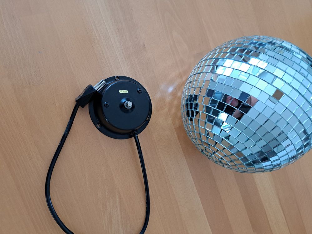Discokugel 12cm Mit Motor & LED - Rotierende Spiegelkugel Mit Soundaktivierung Für Partys
