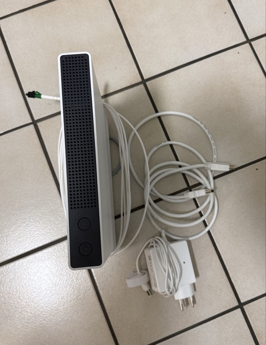 Swisscom Modems & Routeurs: Internet Box 3 Swisscom – D'occasion à Binningen par MichPam71 1