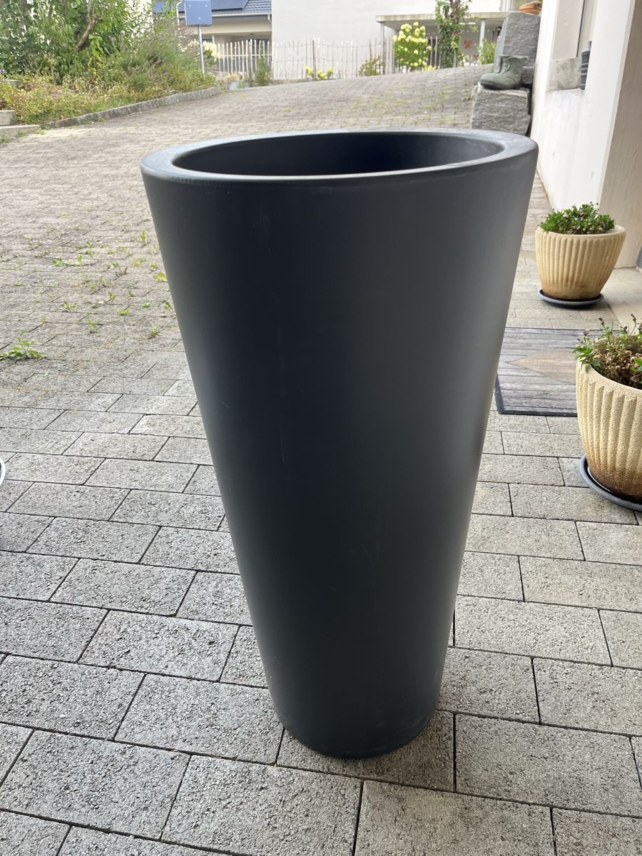 Blumentöpfe: Blumentopf Anthrazit gross  – Gebraucht aus Kirchleerau von Carmelita_M