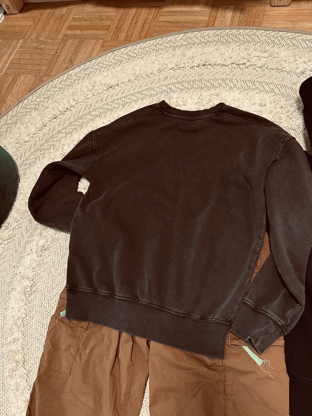 Kleiderpakete & -sets: Hose, Pulli-Stranger Things H&M Kinderkleidung 8-10 J – Gebraucht aus Basel von iulia_haul 6