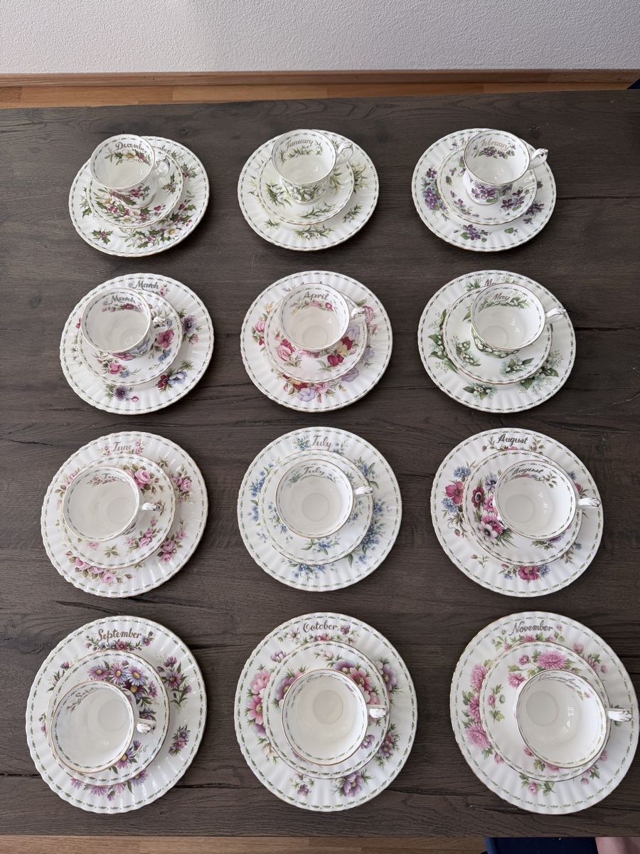 Royal Albert Set di piatti: Royal Albert 12 months set – Nuovo (secondo la descrizione) da Wallisellen venduto da kar_9wjc 1