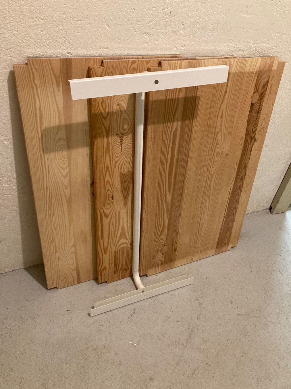 Ikea Étagères: IKEA IVAR Holzregal mit Kleiderstange – D'occasion à Rheinfelden par Heidi17 2
