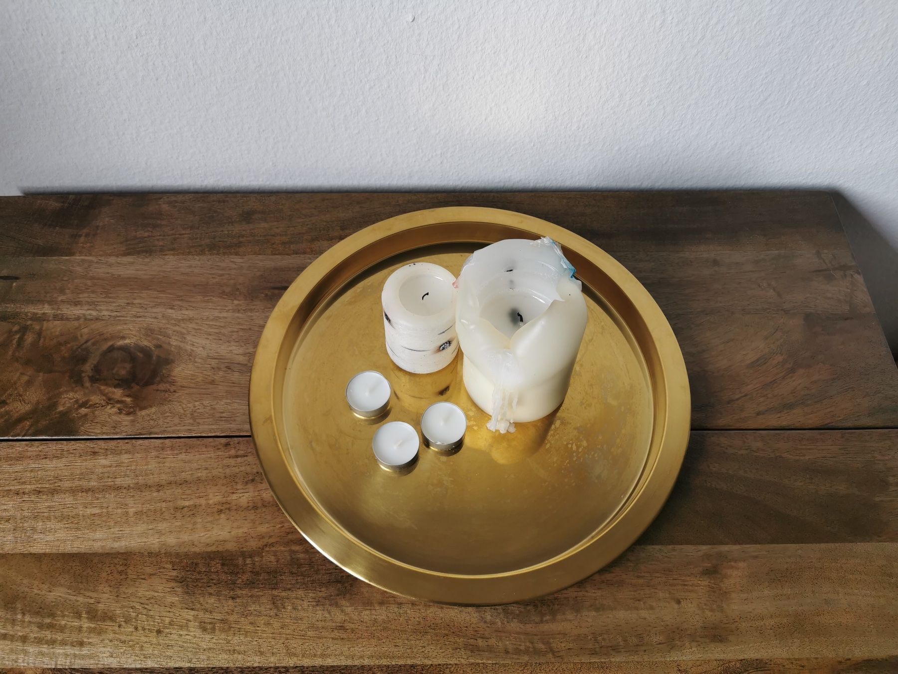 Tutte le decorazioni: IKEA GLATTIS Tablett, messingfarben – wie neu – Usato da Lenzburg venduto da kgei 2