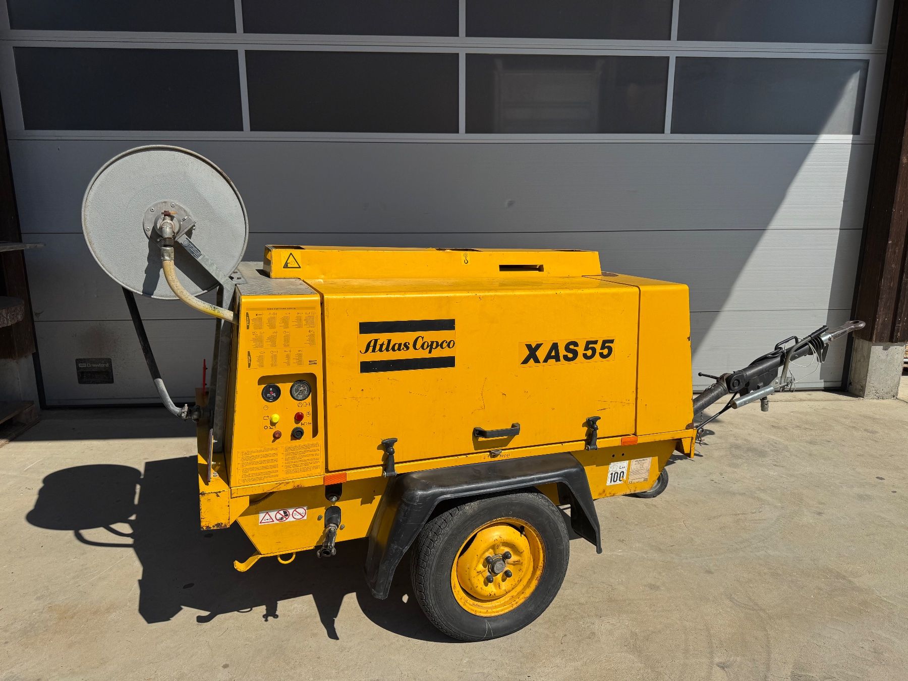 Atlas Copco Compresseurs: Atlas Copco Baustellenkompressor mit Generator – D'occasion à Birwinken par gia_6bjn 1