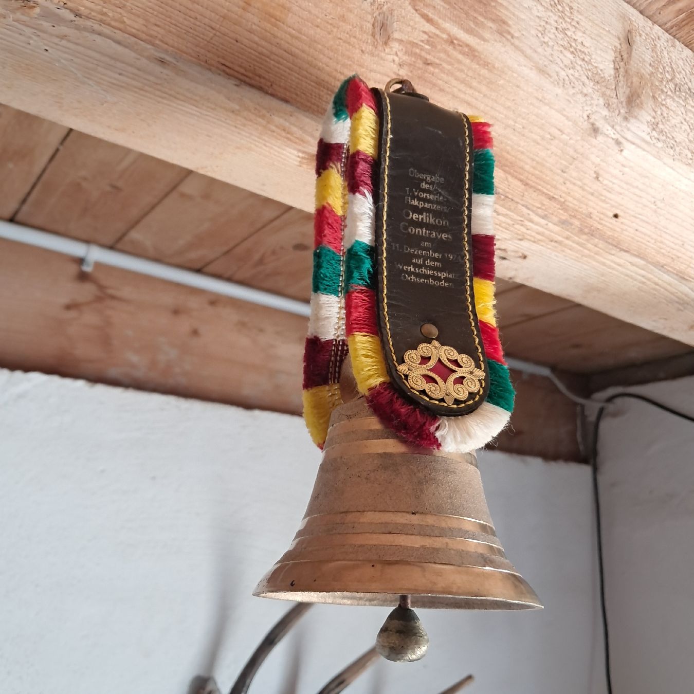 Glocken & Treicheln: NEUWERTIGE KLEINE GLOCKE  – Gebraucht aus Murten von SHETHOF 2