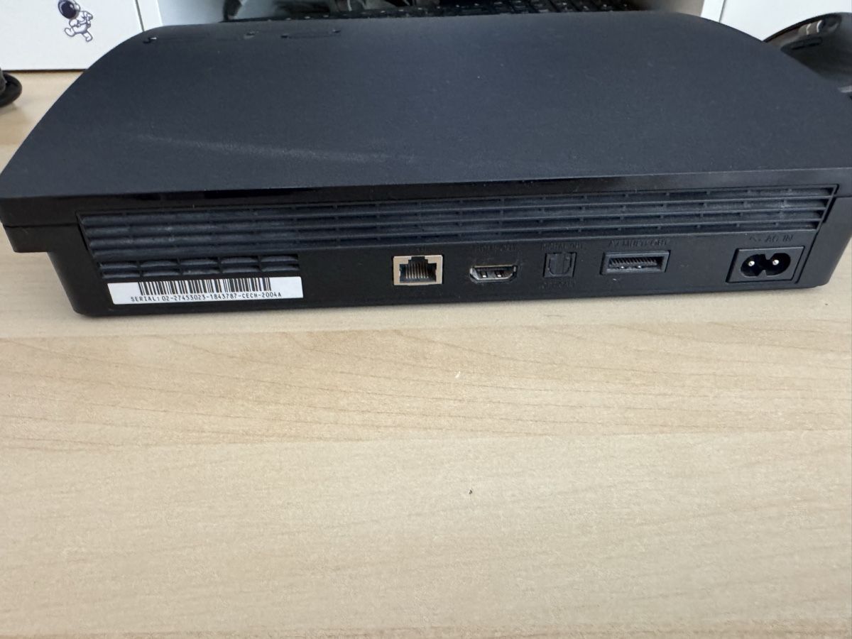 Sony Console: Sony PlayStation 3 Konsole mit Controller guter Zustand – Usato da Aarau venduto da Tastee 5